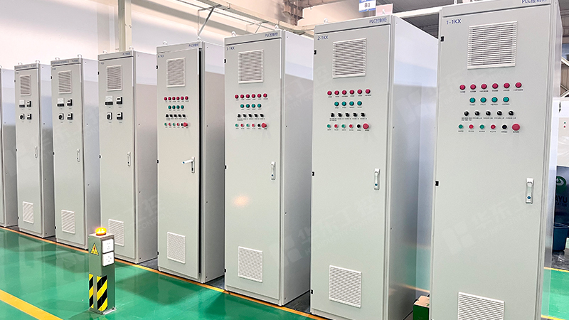 PLC控制柜定制關(guān)鍵因素解析：華東工控為您的工業(yè)自動化保駕護(hù)航